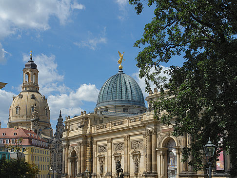 Frauenkirche und Kunstakademie Foto 