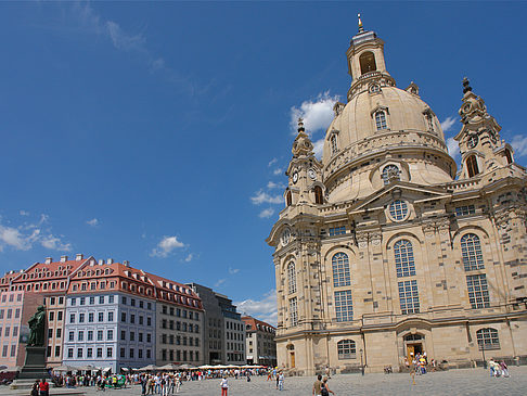 Frauenkirche und Neumarkt Foto 