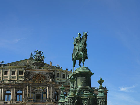 Fotos König-Johann-Statue mit Semperoper | Dresden