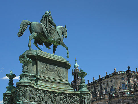 Foto König-Johann-Statue