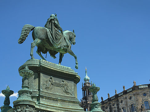 Fotos König-Johann-Statue