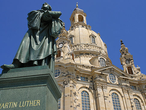 Foto Lutherdenkmal vor der Frauenkirche